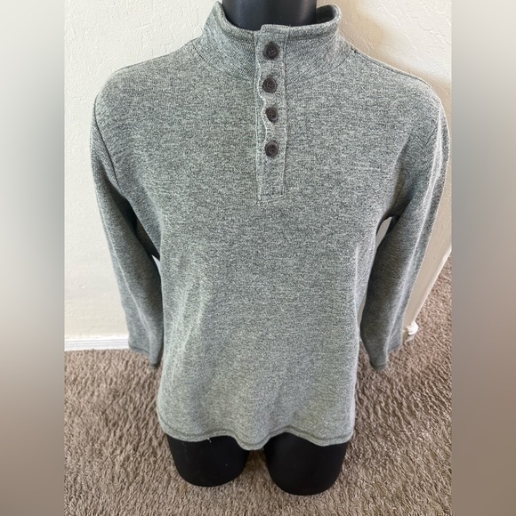 GAP Other - Gap Men's Gray Long Sleeve pullover Shirt Size Medium pre own  as is